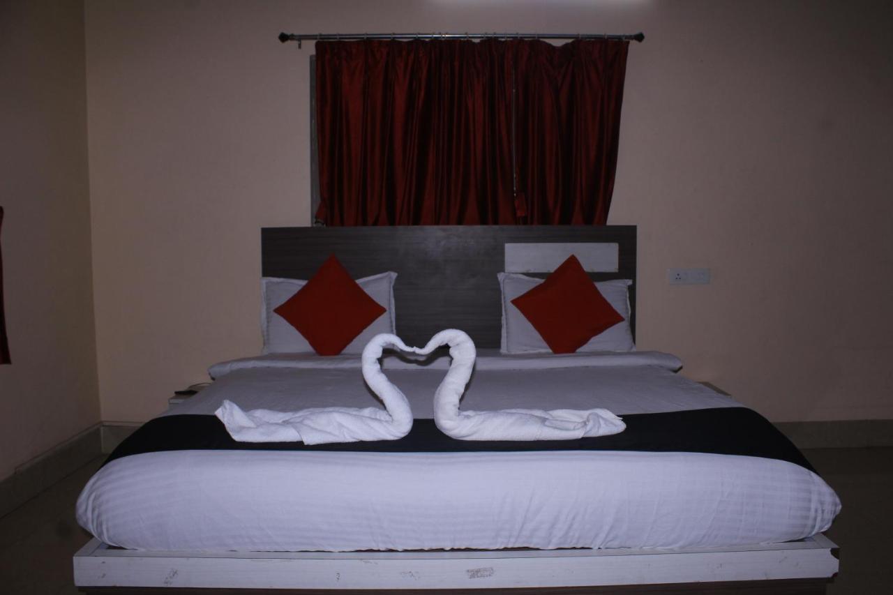 Chetan Inn Hotel Bhubaneswar Zewnętrze zdjęcie