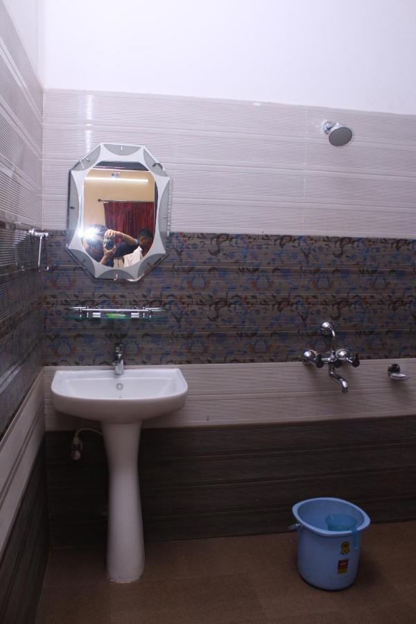 Chetan Inn Hotel Bhubaneswar Zewnętrze zdjęcie
