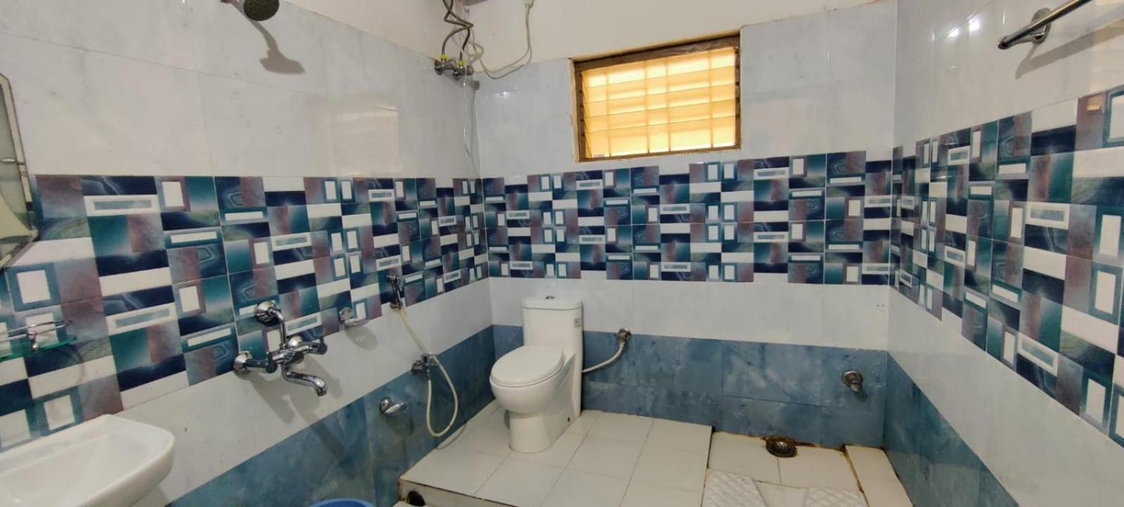 Chetan Inn Hotel Bhubaneswar Zewnętrze zdjęcie