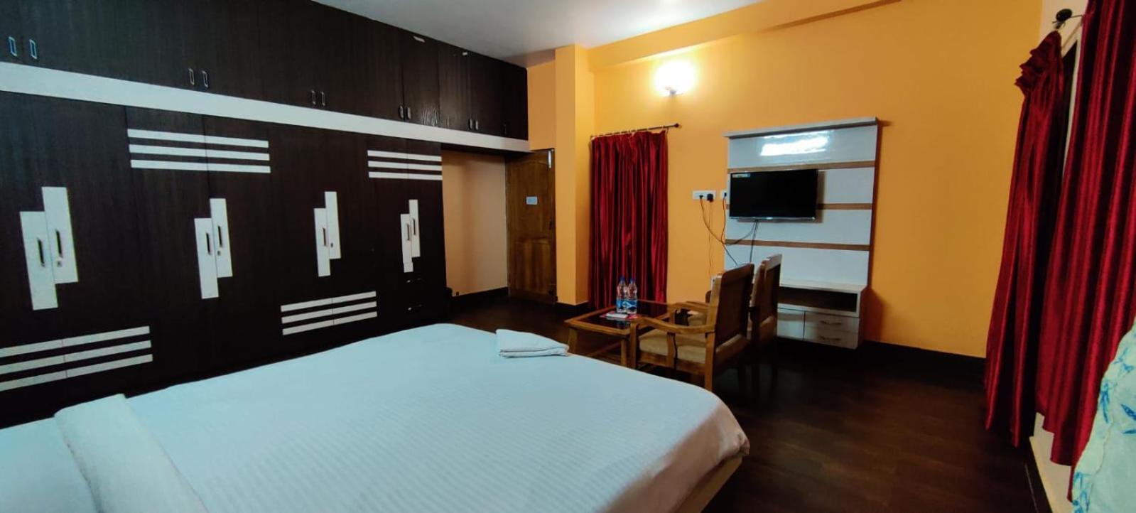 Chetan Inn Hotel Bhubaneswar Zewnętrze zdjęcie